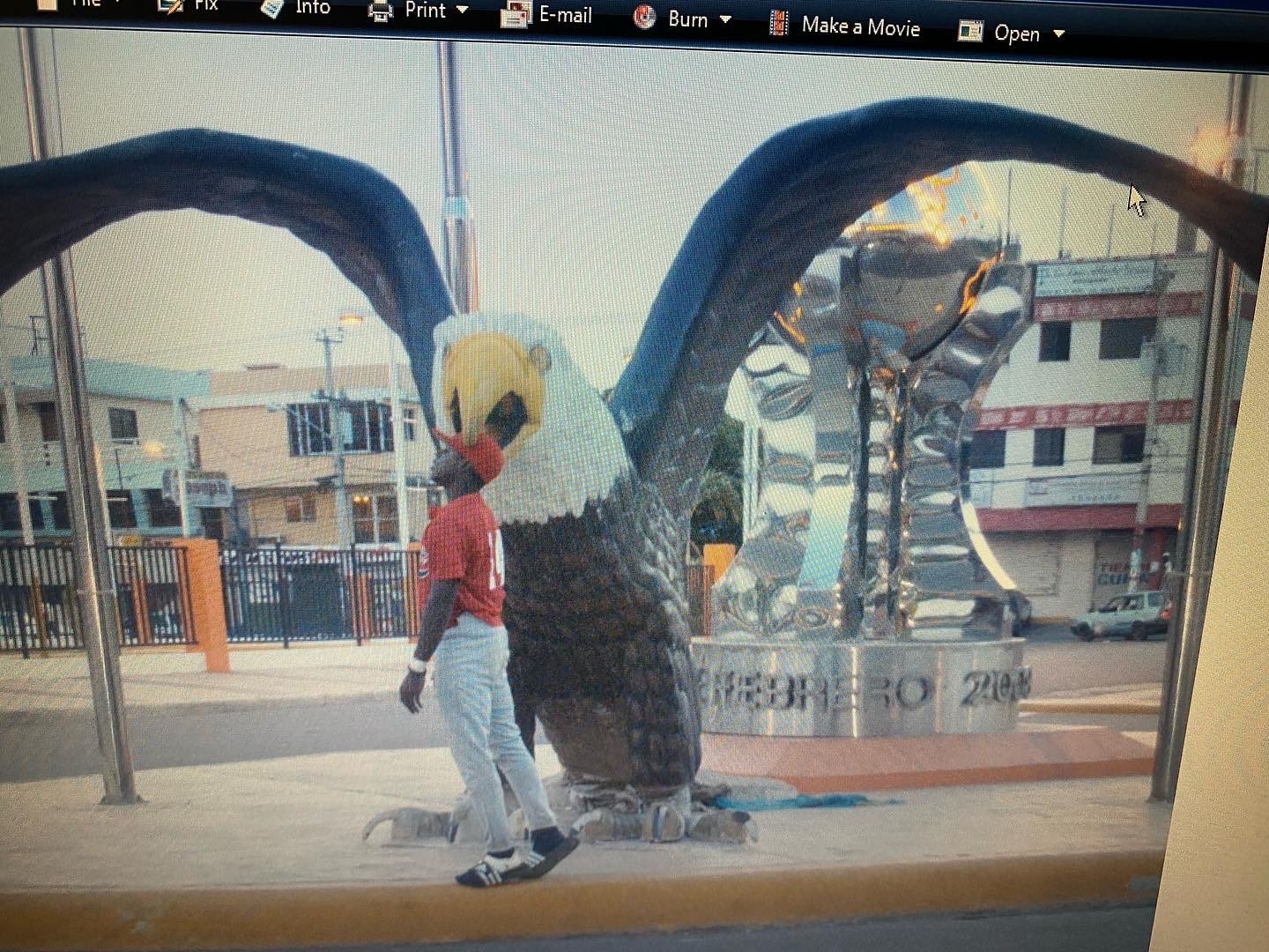 31C4F0A2-FBC2-49AD-952E-26FF7F30C41A